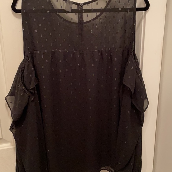 Women’s 2X cold shoulder long sleeve blouse - Picture 3 of 3